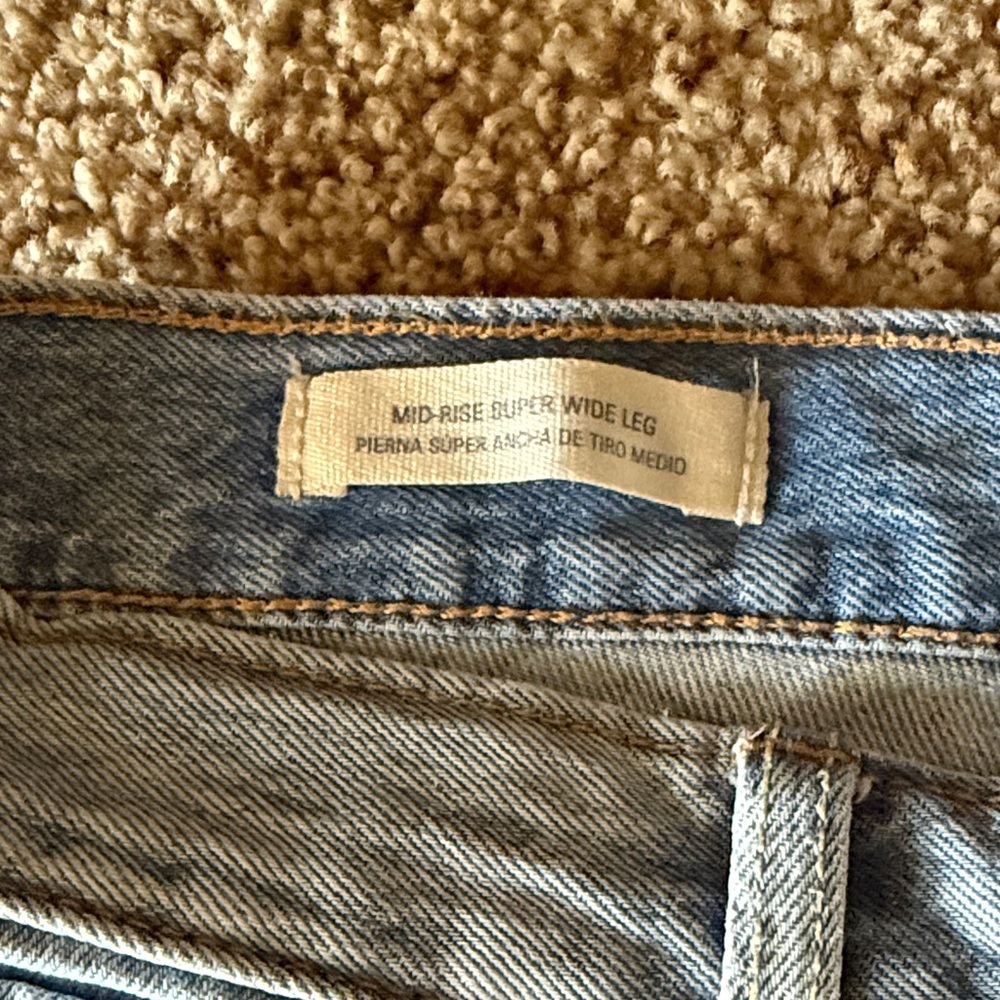 Universal Thread Light Blue Wide Leg Jeans - Picture 4 of 6